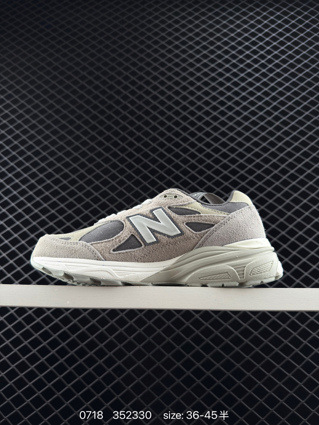 New Balance  NB9060